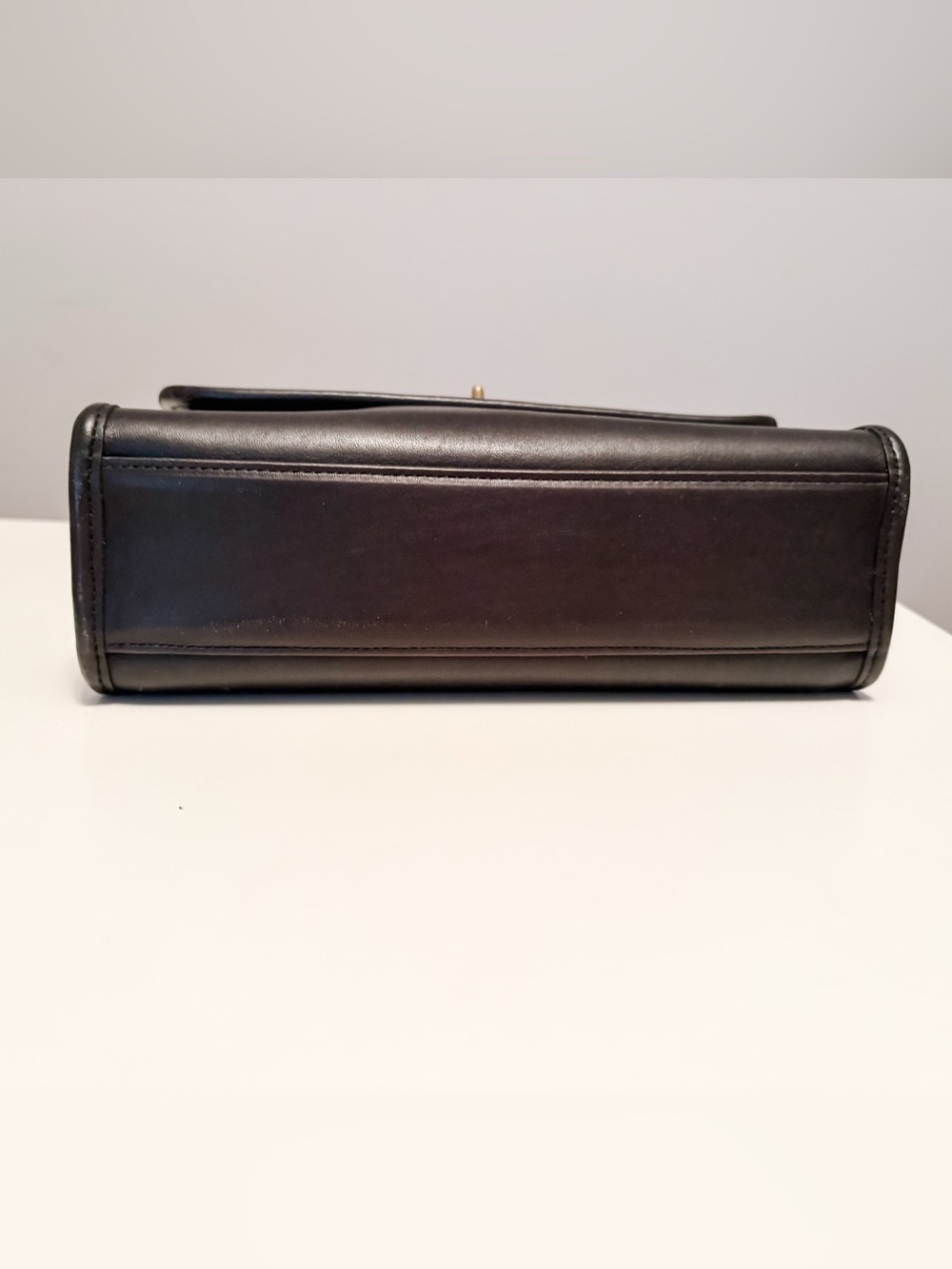 Coach Vintage Court 9870 Top Handle - Picture 7 of 16